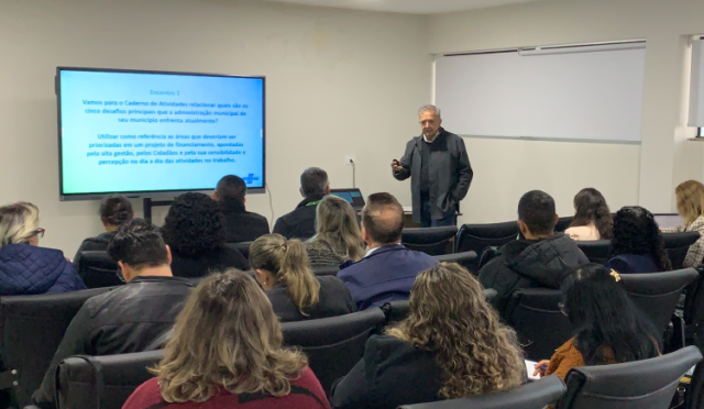 CIVAP e SEBRAE promovem treinamento sobre elaboração de projetos para captação de recursos para municípios