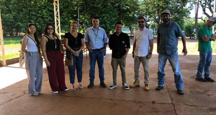 GESTORES DE MEIO AMBIENTE VISITAM FLORA VALE GESTORES DE MEIO AMBIENTE VISITAM FLORA VALE