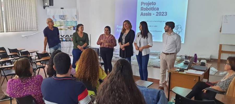 Câmara Técnica de Educação recebe equipe do Projeto Robótica de Assis Câmara Técnica de Educação recebe equipe do Projeto Robótica de Assis