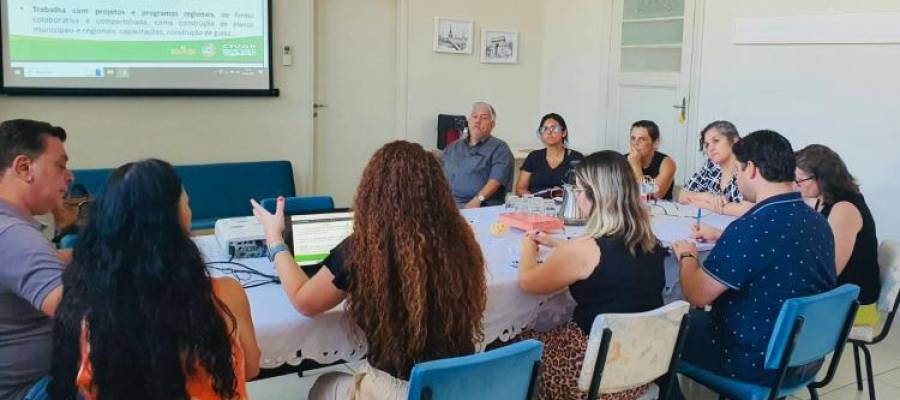 CIVAP e líderes regionais unem esforços para organizar Conferência Nacional de Educação (CONAE) CIVAP e líderes regionais unem esforços para organizar Conferência Nacional de Educação (CONAE)