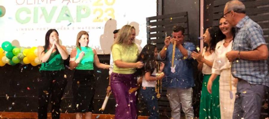 Emoção e alegria marcam Cerimônia de Premiação da Olimpíada CIVAP de Língua Portuguesa e Matemática Emoção e alegria marcam Cerimônia de Premiação da Olimpíada CIVAP de Língua Portuguesa e Matemática