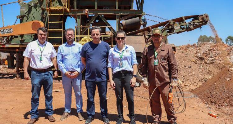 CIVAP recebe visita do CONSAÚDE para conhecer programa pioneiro de beneficiamento de RCC CIVAP recebe visita do CONSAÚDE para conhecer programa pioneiro de beneficiamento de RCC