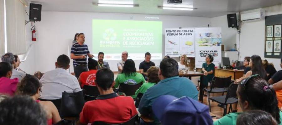 CIVAP reforça compromisso com a reciclagem em reunião histórica com representantes e instituições CIVAP reforça compromisso com a reciclagem em reunião histórica com representantes e instituições