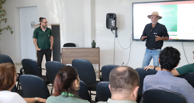 Simpósio de Recuperação Florestal é realizado em Assis Simpósio de Recuperação Florestal é realizado em Assis