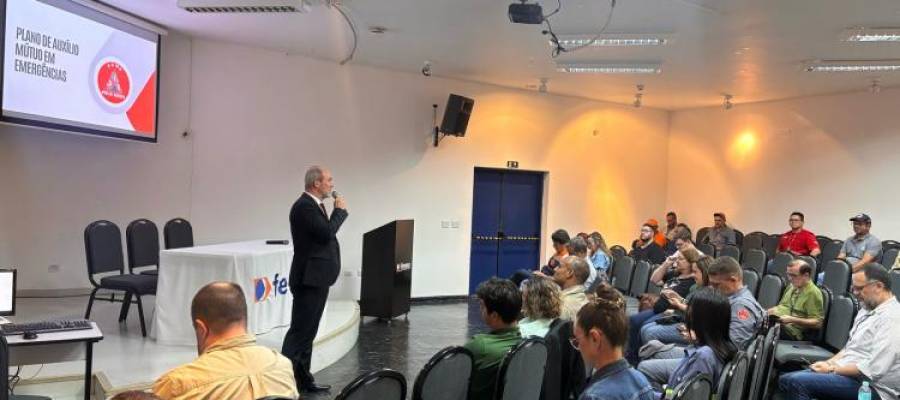 Órgãos públicos e entidades privadas unem forças para enfrentar período de estiagem no Vale do Paranapanema Órgãos públicos e entidades privadas unem forças para enfrentar período de estiagem no Vale do Paranapanema