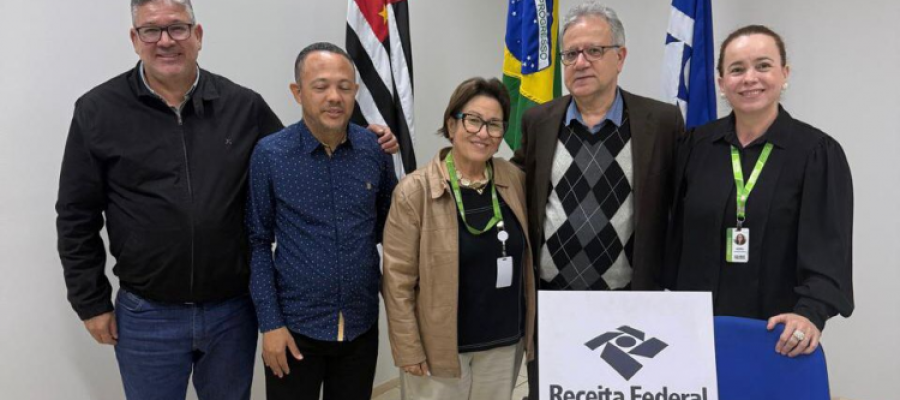 CIVAP e Receita Federal trabalham na implantação da temática “Cidadania Fiscal” nas redes públicas municipais CIVAP e Receita Federal trabalham na implantação da temática “Cidadania Fiscal” nas redes públicas municipais