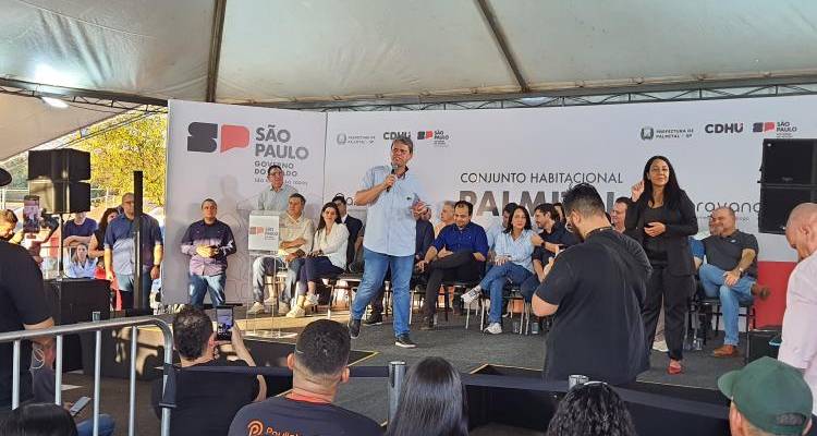 Na presença do Governador Tarcísio, Prefeitos do CIVAP prestigiam entrega de 167 casas populares em Palmital Na presença do Governador Tarcísio, Prefeitos do CIVAP prestigiam entrega de 167 casas populares em Palmital