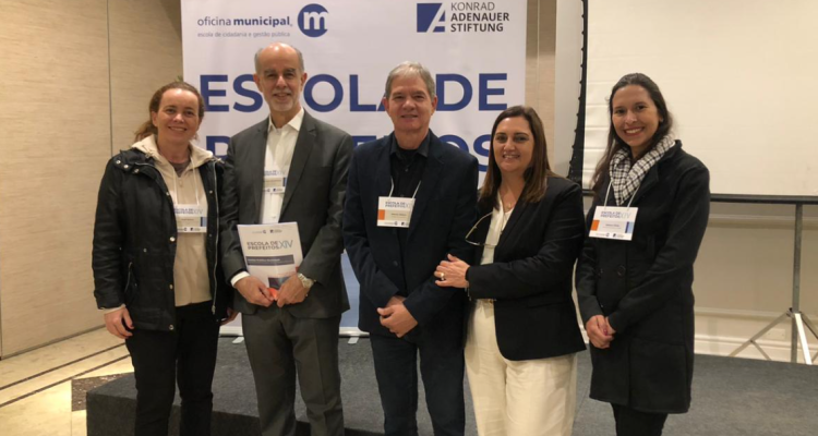 CIVAP participa da XIV Escola de Prefeitos em Campos do Jordão CIVAP participa da XIV Escola de Prefeitos em Campos do Jordão