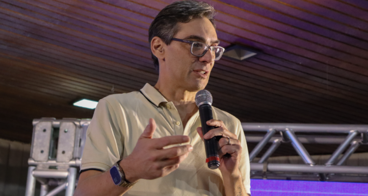 CIVAP Summit Palmital destaca inovação e superação em evento com participação do campeão olímpico Giba CIVAP Summit Palmital destaca inovação e superação em evento com participação do campeão olímpico Giba