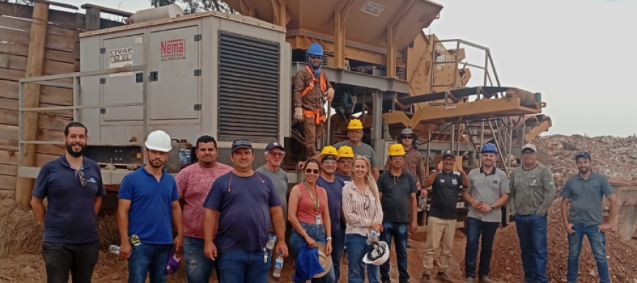 Handelmaq e CIVAP realizam treinamento de operação e manutenção de britadores de RCC Handelmaq e CIVAP realizam treinamento de operação e manutenção de britadores de RCC