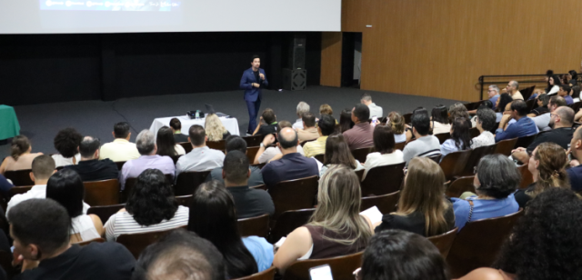 Escola de Governo: CIVAP promove capacitação avançada sobre Contratação Direta e Credenciamento Público