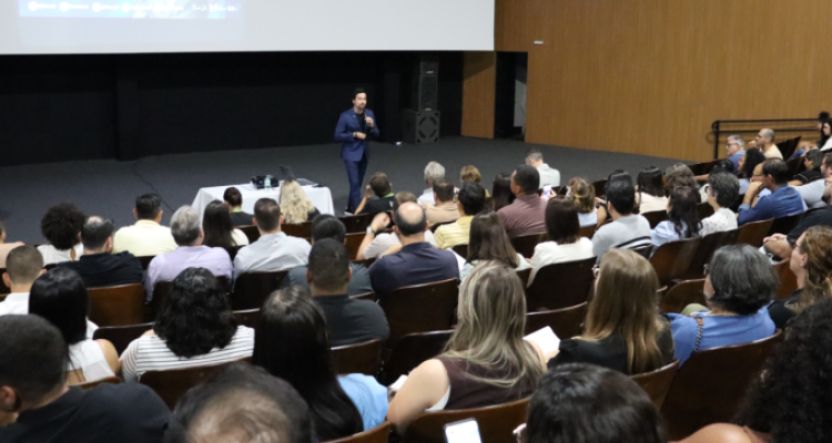 Escola de Governo: CIVAP promove capacitação avançada sobre Contratação Direta e Credenciamento Público Escola de Governo: CIVAP promove capacitação avançada sobre Contratação Direta e Credenciamento Público