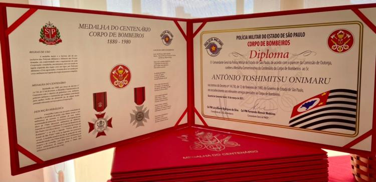 DR. ANTÔNIO TOSHIMITSU, MÉDICO COORDENADOR DO SAMU RECEBE MEDALHA
